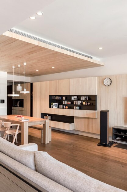 Acasă 43 Cum să transformi un living clasic într-un spațiu modern cu tavane extensibile